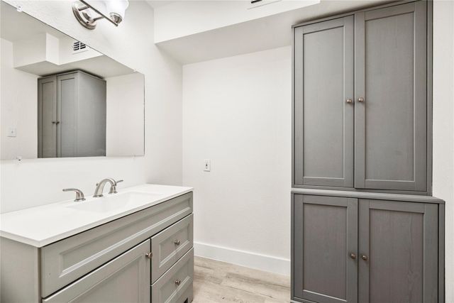 13194 Trail Hollow Drive 3194, Houston, TX 77079