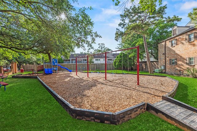 13194 Trail Hollow Drive 3194, Houston, TX 77079