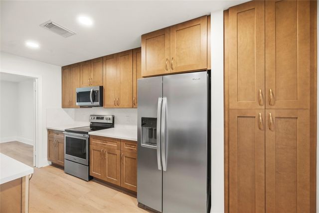 13194 Trail Hollow Drive 3194, Houston, TX 77079