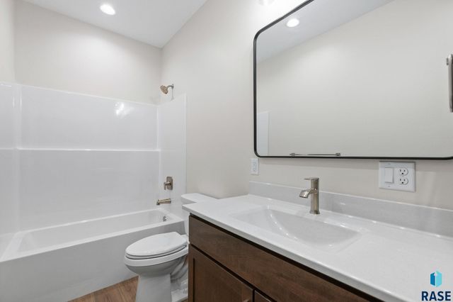 505 Mill Pond Rd Road 1, Rock Rapids, IA 51246