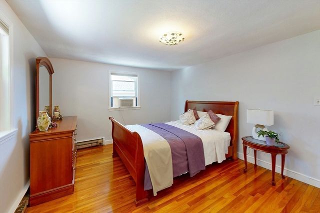 29 Buckingham Rd, Milton, MA 02186