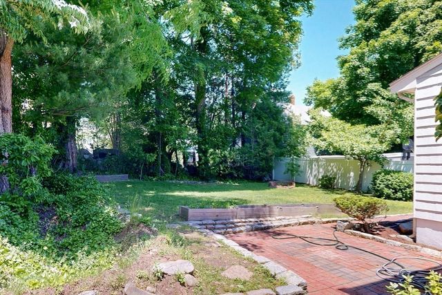 29 Buckingham Rd, Milton, MA 02186
