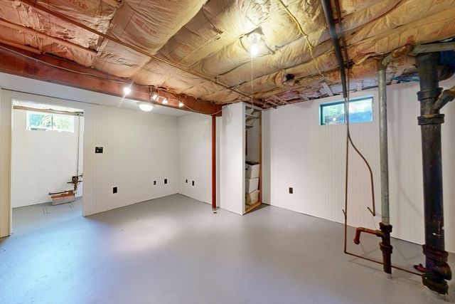 29 Buckingham Rd, Milton, MA 02186