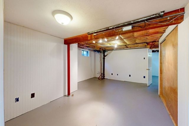 29 Buckingham Rd, Milton, MA 02186