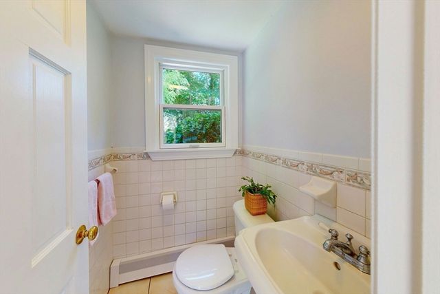 29 Buckingham Rd, Milton, MA 02186