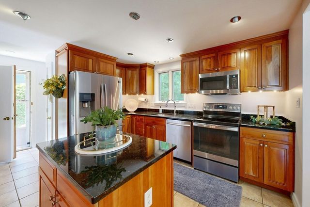 29 Buckingham Rd, Milton, MA 02186