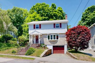 29 Buckingham Rd, Milton, MA 02186