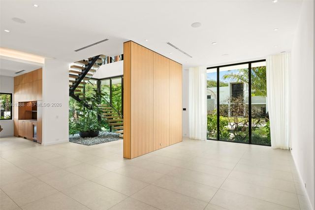 7700 SW 50th Ct, Miami, FL 33143