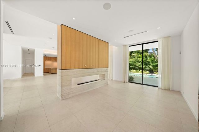 7700 SW 50th Ct, Miami, FL 33143