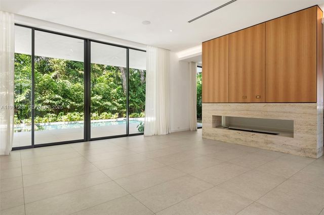 7700 SW 50th Ct, Miami, FL 33143