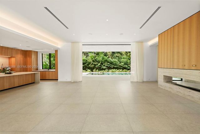 7700 SW 50th Ct, Miami, FL 33143