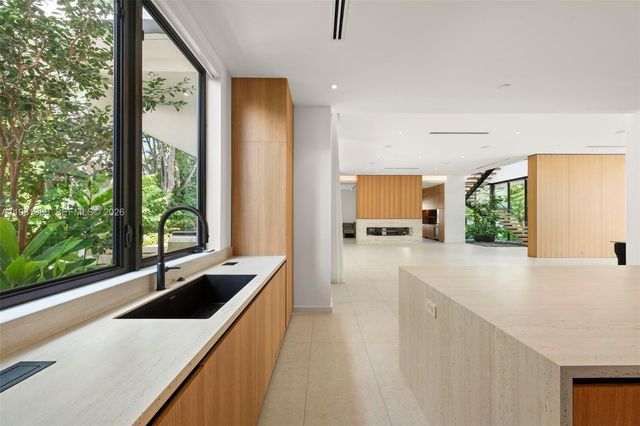 7700 SW 50th Ct, Miami, FL 33143