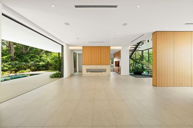 7700 SW 50th Ct, Miami, FL 33143