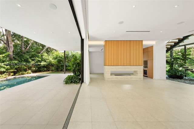 7700 SW 50th Ct, Miami, FL 33143