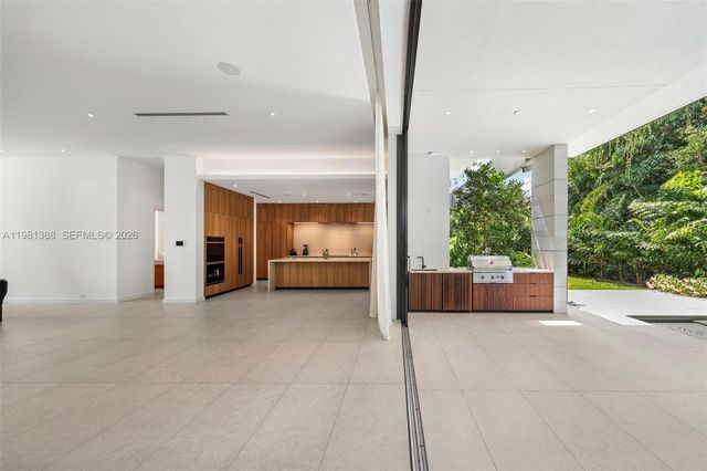 7700 SW 50th Ct, Miami, FL 33143