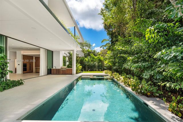 7700 SW 50th Ct, Miami, FL 33143