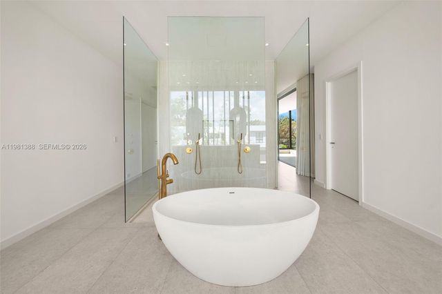 7700 SW 50th Ct, Miami, FL 33143