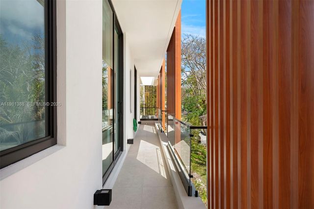 7700 SW 50th Ct, Miami, FL 33143