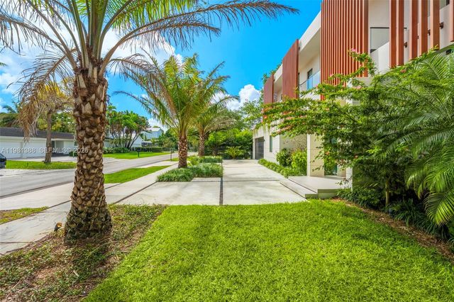 7700 SW 50th Ct, Miami, FL 33143