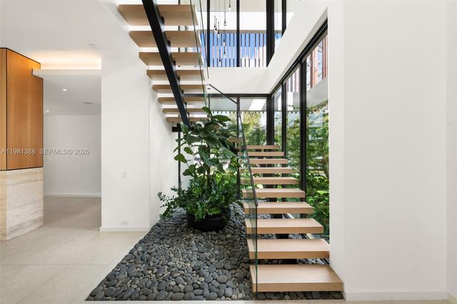 7700 SW 50th Ct, Miami, FL 33143