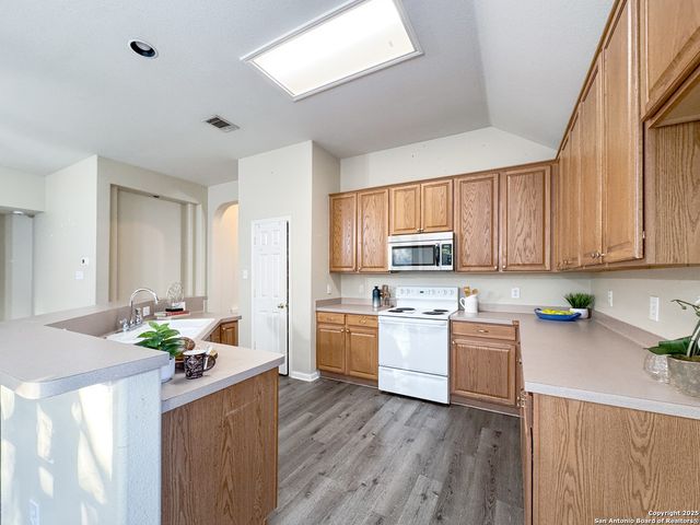 8 Sable Forest, San Antonio, TX 78259