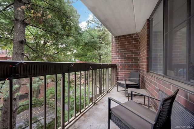 777 N MacQuesten 305, Fleetwood, NY 10522