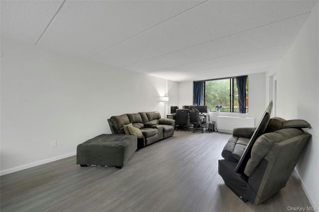 777 N MacQuesten 305, Fleetwood, NY 10522