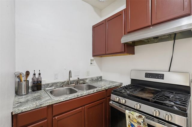 2614 Sunset Lake Drive, Sugar Land, TX 77478