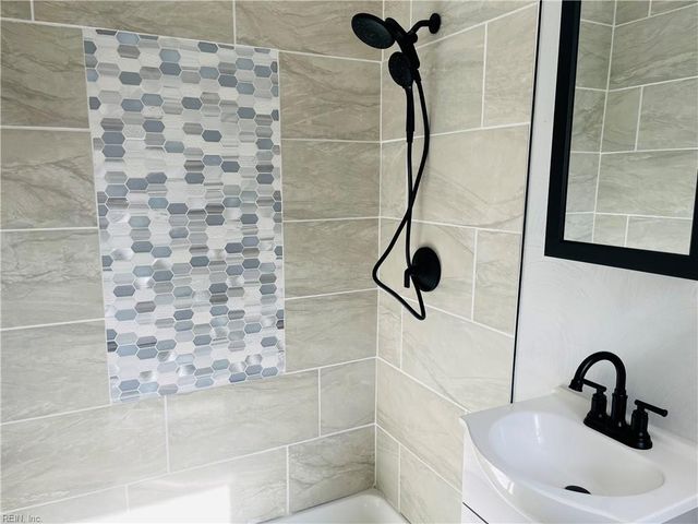 3413 Wellington ST, Norfolk, VA 23513