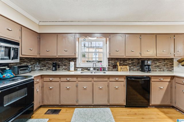 716 LINCOLN STREET E, Thorsby, AL 35171