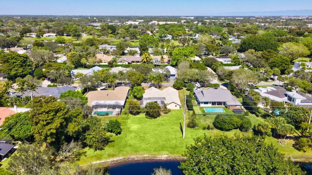 2910 Banyan Boulevard Circle NW, Boca Raton, FL 33431