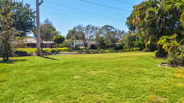 2910 Banyan Boulevard Circle NW, Boca Raton, FL 33431