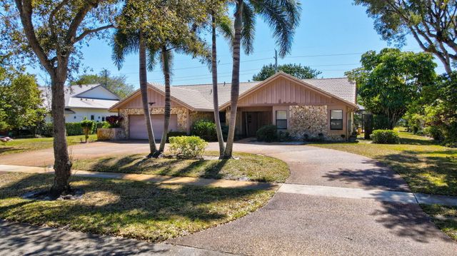 2910 Banyan Boulevard Circle NW, Boca Raton, FL 33431