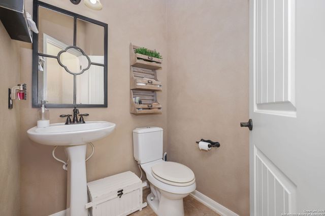 3623 Pinnacle Dr, San Antonio, TX 78261