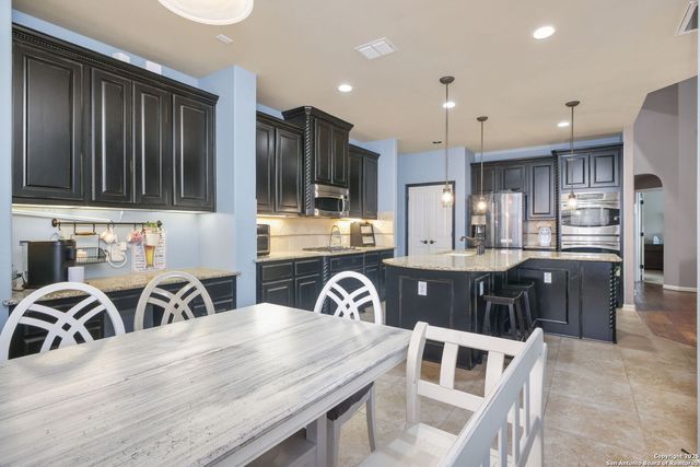 3623 Pinnacle Dr, San Antonio, TX 78261