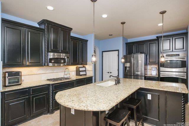 3623 Pinnacle Dr, San Antonio, TX 78261