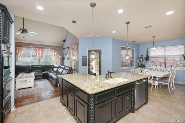 3623 Pinnacle Dr, San Antonio, TX 78261