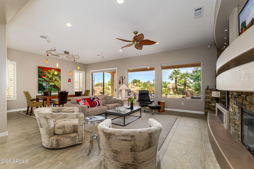 Image 3 of property listing at 20041 N CIELO Court, Surprise, AZ 85374