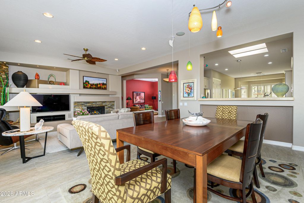 Image 8 of property listing at 20041 N CIELO Court, Surprise, AZ 85374