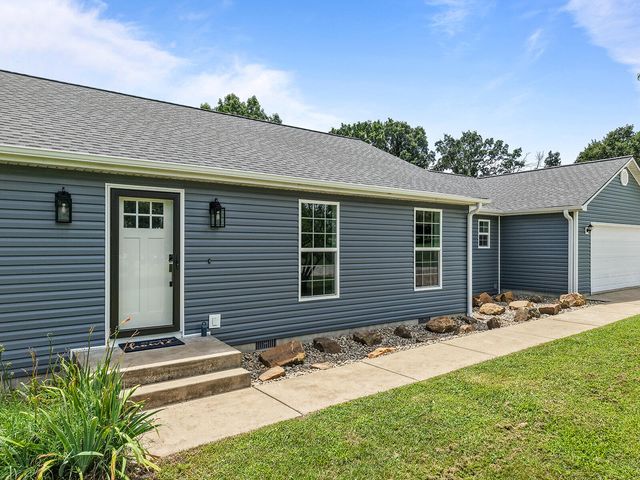 1192 S Sha Ree Lane, Bolivar, MO 65613