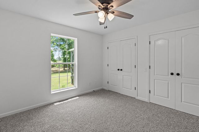 1192 S Sha Ree Lane, Bolivar, MO 65613