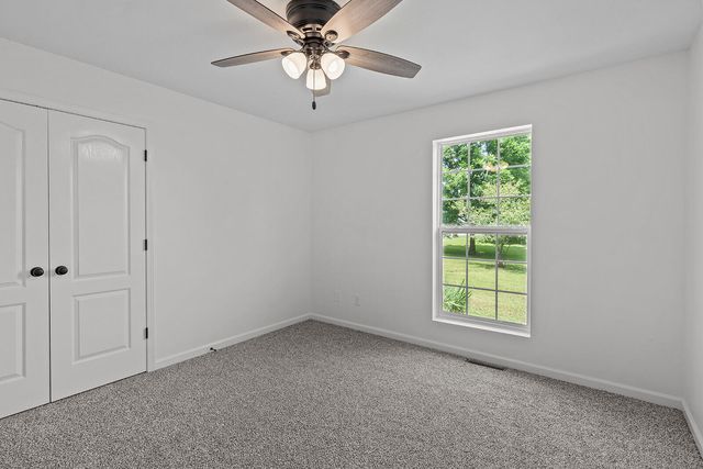 1192 S Sha Ree Lane, Bolivar, MO 65613