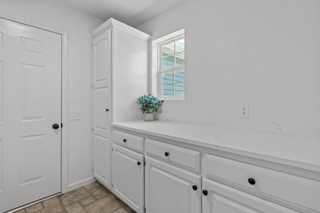 1192 S Sha Ree Lane, Bolivar, MO 65613