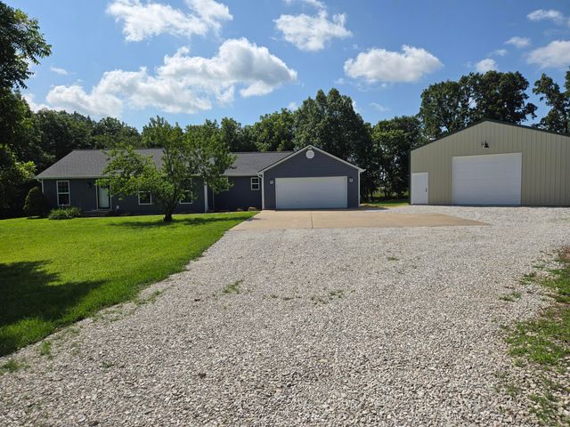 1192 S Sha Ree Lane, Bolivar, MO 65613