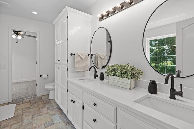 1192 S Sha Ree Lane, Bolivar, MO 65613