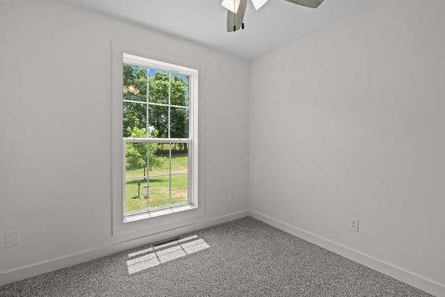 1192 S Sha Ree Lane, Bolivar, MO 65613