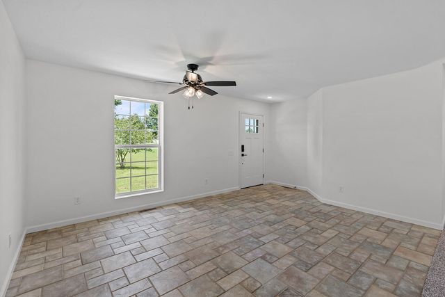 1192 S Sha Ree Lane, Bolivar, MO 65613