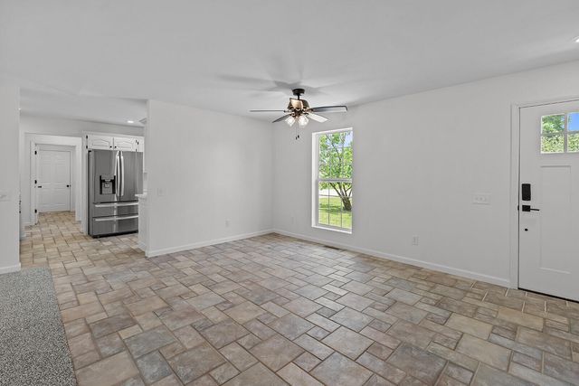 1192 S Sha Ree Lane, Bolivar, MO 65613