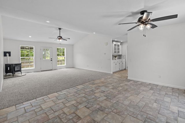 1192 S Sha Ree Lane, Bolivar, MO 65613