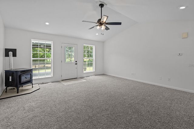 1192 S Sha Ree Lane, Bolivar, MO 65613